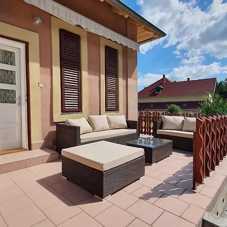 - Balaton 18521 Balatonföldvár