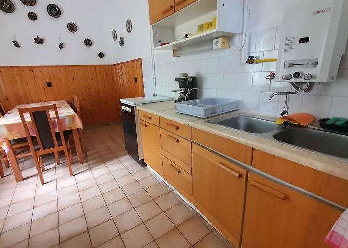 - Balaton 18521 Balatonföldvár