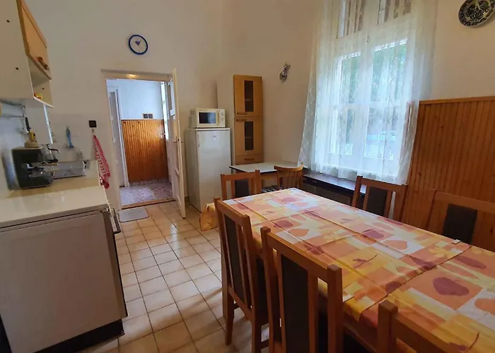 - Balaton 18521 * Balatonföldvár