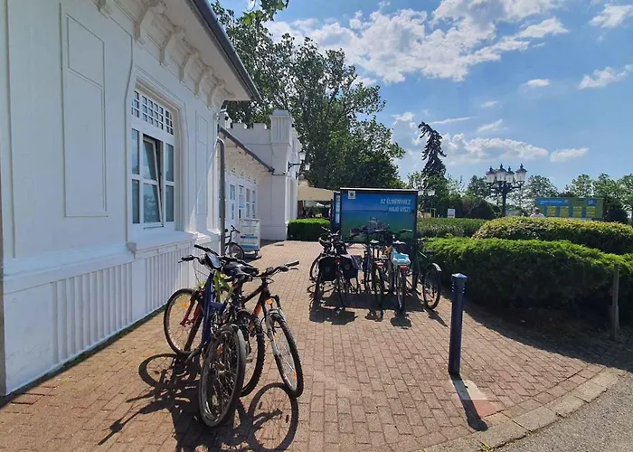 - Balaton 18521 Balatonföldvár